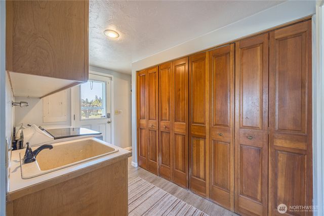 31 Brueckner Road, Sequim, WA 98382