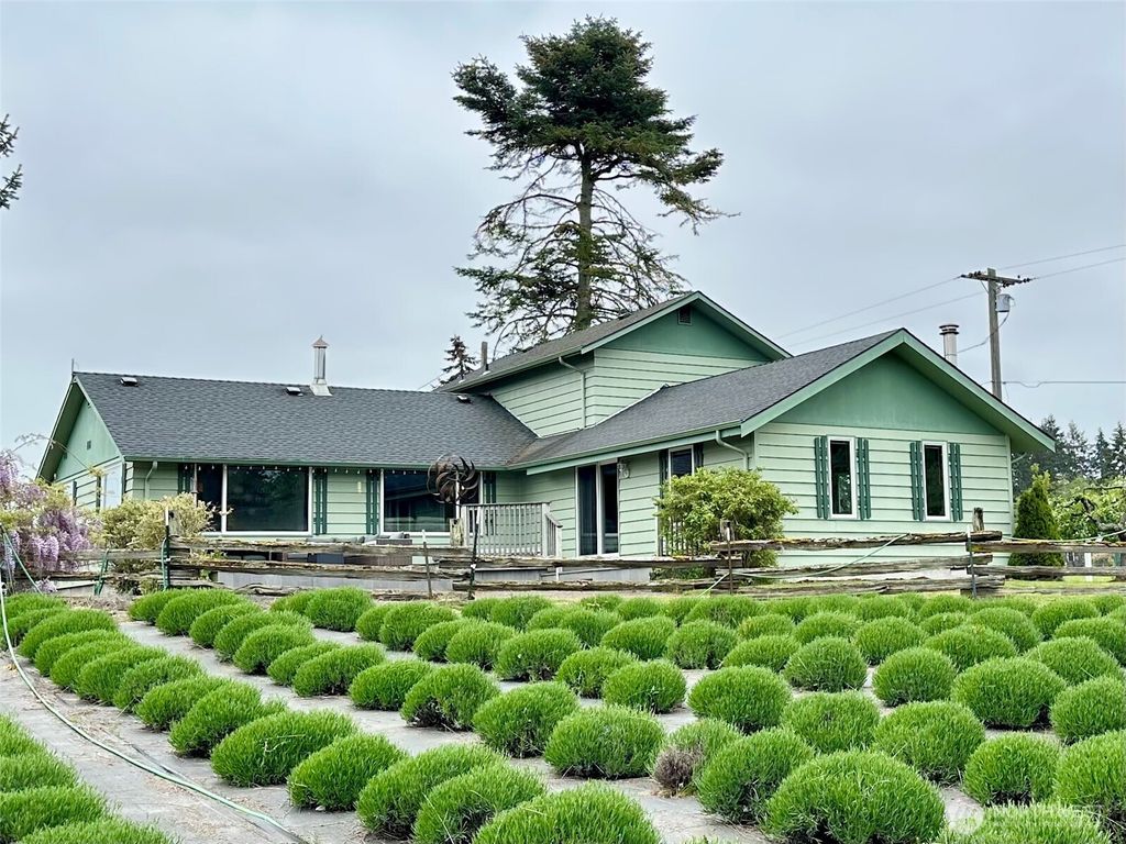 31 Brueckner Road, Sequim, WA 98382