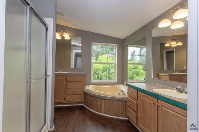 324 Cavalry Court, Byron, GA 31008