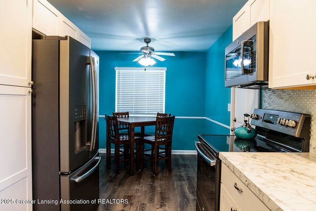 1607 Holly Way, Lansing, MI 48910