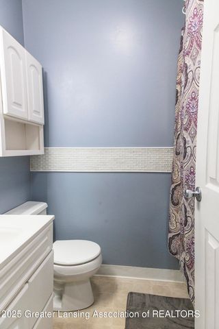 1607 Holly Way, Lansing, MI 48910