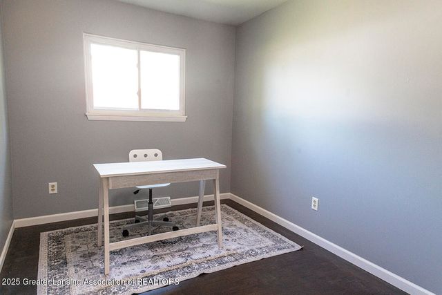 1607 Holly Way, Lansing, MI 48910