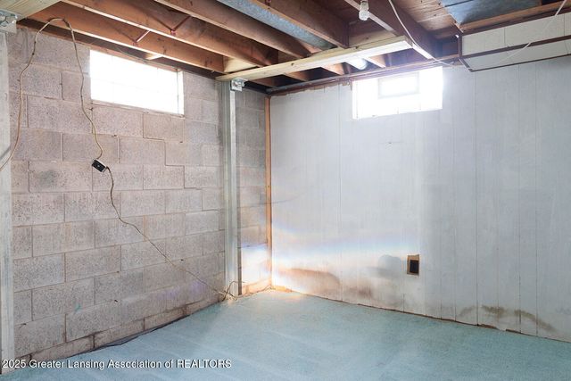 1607 Holly Way, Lansing, MI 48910