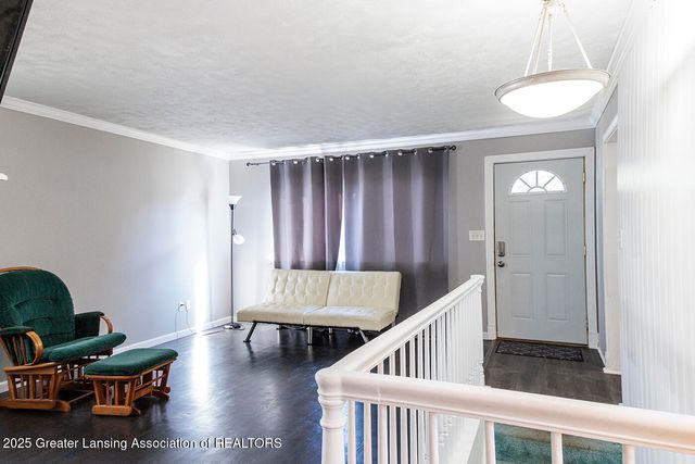 1607 Holly Way, Lansing, MI 48910