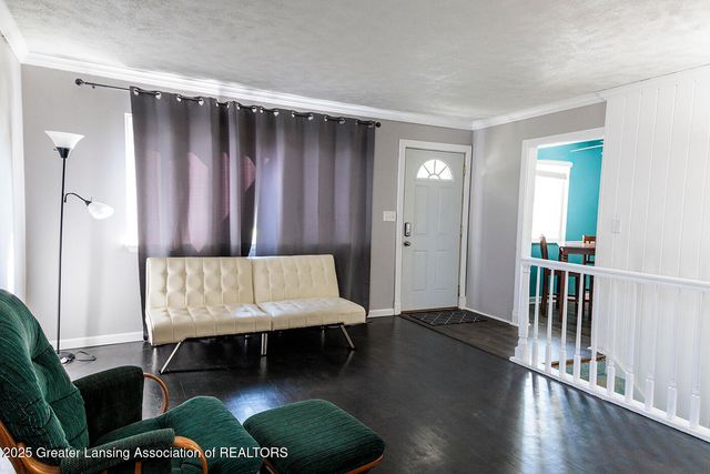 1607 Holly Way, Lansing, MI 48910