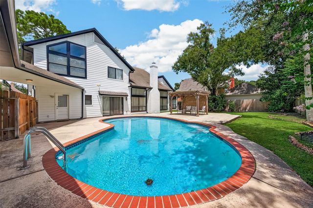 15714 Sylvan Lake Drive, Houston, TX 77062