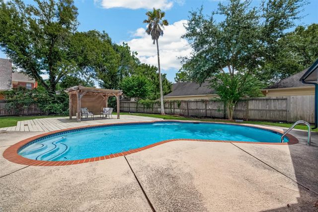 15714 Sylvan Lake Drive, Houston, TX 77062