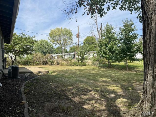 405 Wren Drive, Florissant, MO 63031