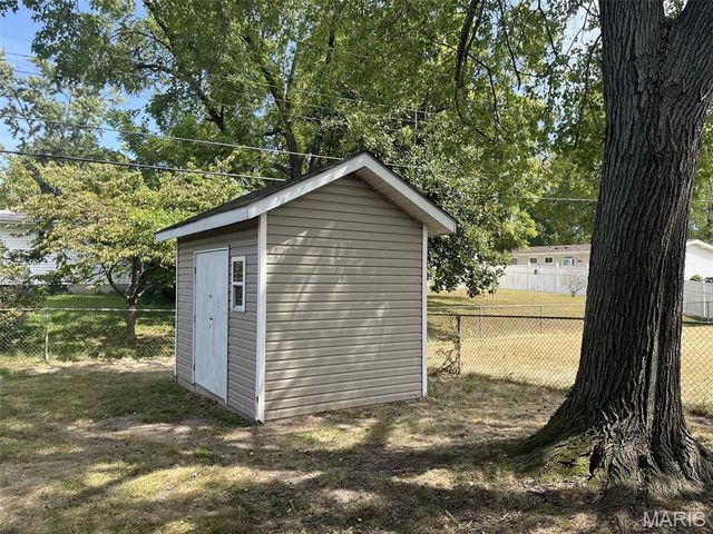 405 Wren Drive, Florissant, MO 63031