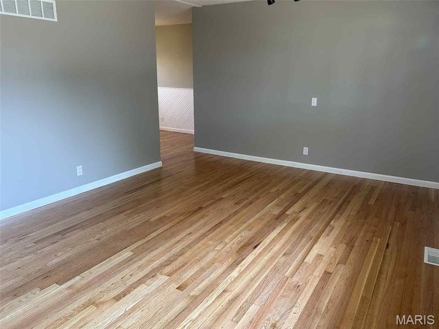 405 Wren Drive, Florissant, MO 63031