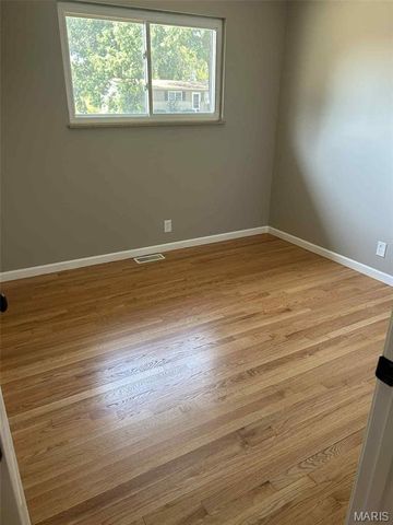 405 Wren Drive, Florissant, MO 63031
