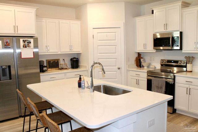 5709 Friesian Dr, Pensacola, FL 32526