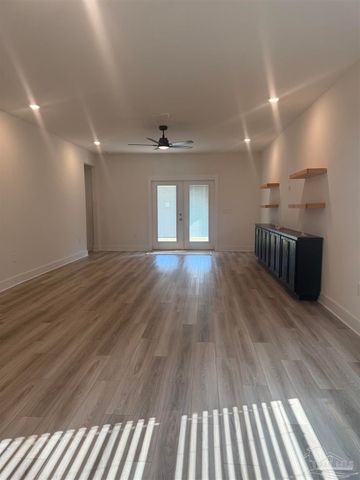 5709 Friesian Dr, Pensacola, FL 32526