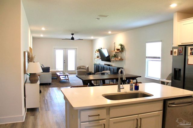 5709 Friesian Dr, Pensacola, FL 32526