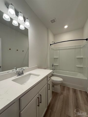 5709 Friesian Dr, Pensacola, FL 32526