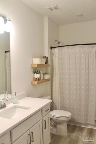 5709 Friesian Dr, Pensacola, FL 32526