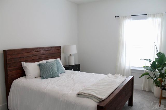 5709 Friesian Dr, Pensacola, FL 32526