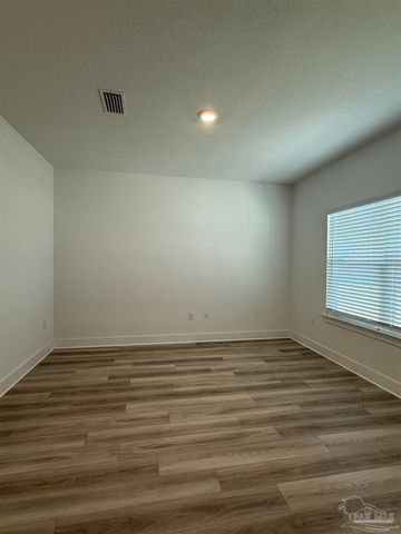 5709 Friesian Dr, Pensacola, FL 32526