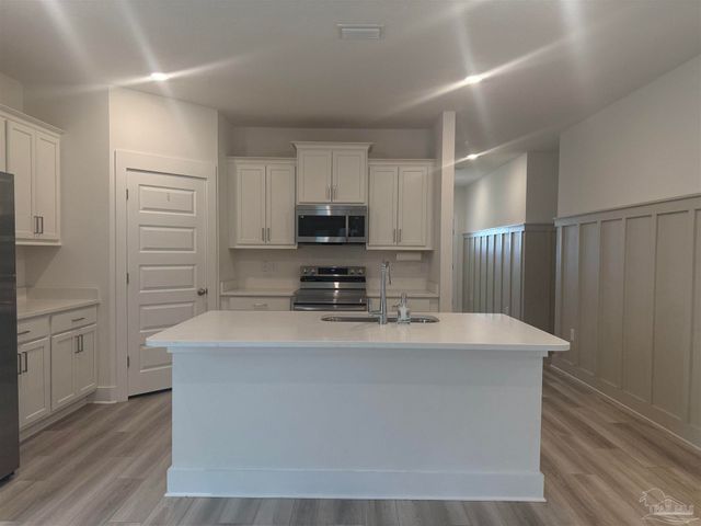 5709 Friesian Dr, Pensacola, FL 32526