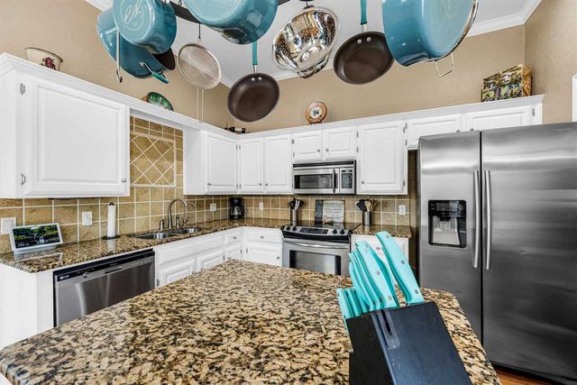 805 NW Seaton Pl, Lawton, OK 73505