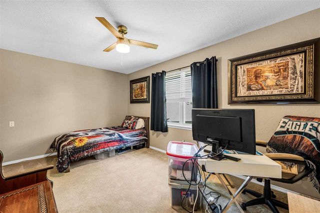 805 NW Seaton Pl, Lawton, OK 73505