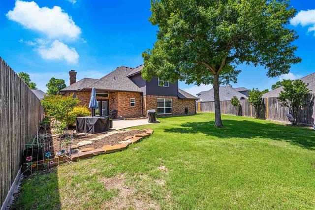 805 NW Seaton Pl, Lawton, OK 73505