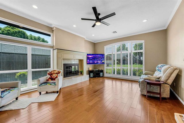 805 NW Seaton Pl, Lawton, OK 73505