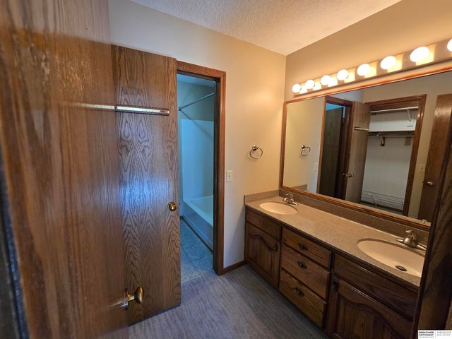 6819 Northridge Road, Lincoln, NE 68516