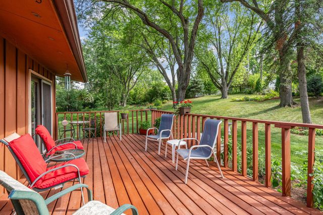 6041 Sumter Place N, New Hope, MN 55428