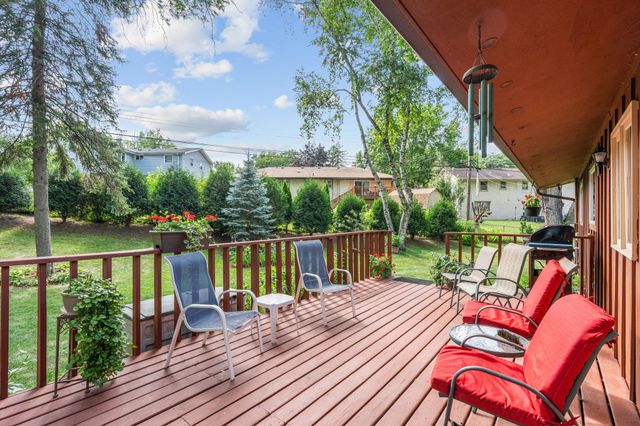 6041 Sumter Place N, New Hope, MN 55428