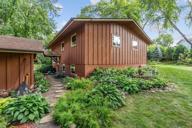6041 Sumter Place N, New Hope, MN 55428