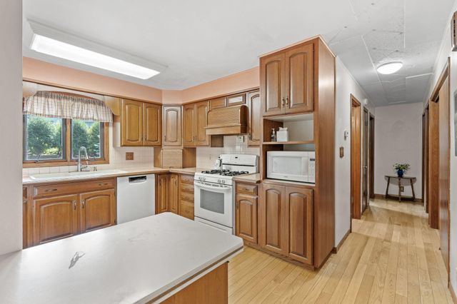 6041 Sumter Place N, New Hope, MN 55428