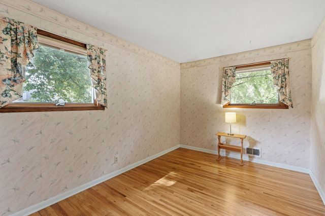 6041 Sumter Place N, New Hope, MN 55428