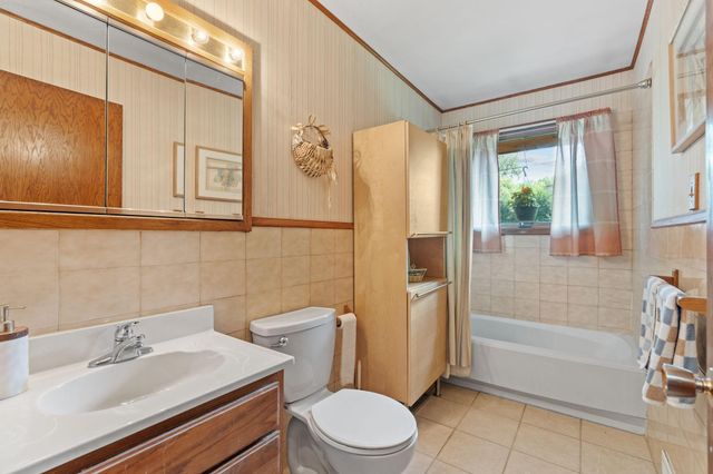 6041 Sumter Place N, New Hope, MN 55428