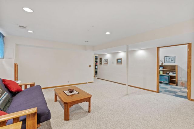6041 Sumter Place N, New Hope, MN 55428