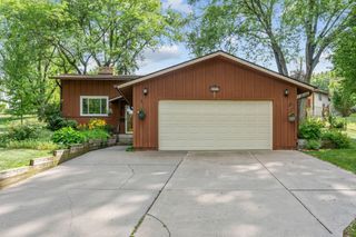 6041 Sumter Place N, New Hope, MN 55428
