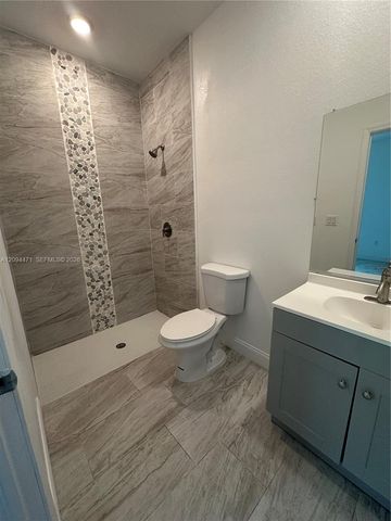 1240 Columbus Boulevard B, Fort Myers, FL 33913