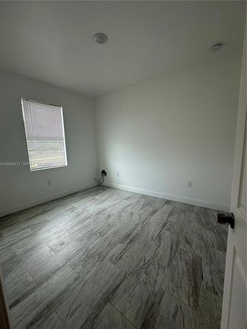 1240 Columbus Boulevard B, Fort Myers, FL 33913
