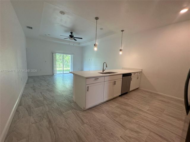 1240 Columbus Boulevard B, Fort Myers, FL 33913