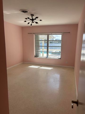 704 NE 20th Avenue, Fort Lauderdale, FL 33304