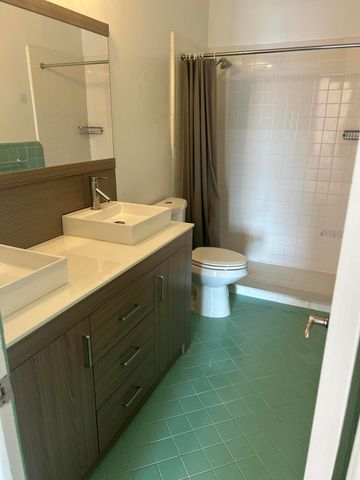 704 NE 20th Avenue, Fort Lauderdale, FL 33304