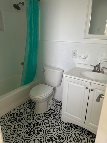 704 NE 20th Avenue, Fort Lauderdale, FL 33304