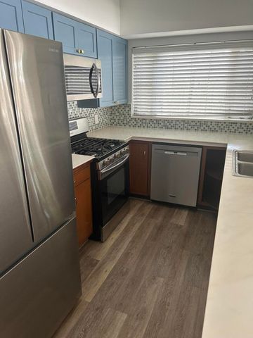 704 NE 20th Avenue, Fort Lauderdale, FL 33304