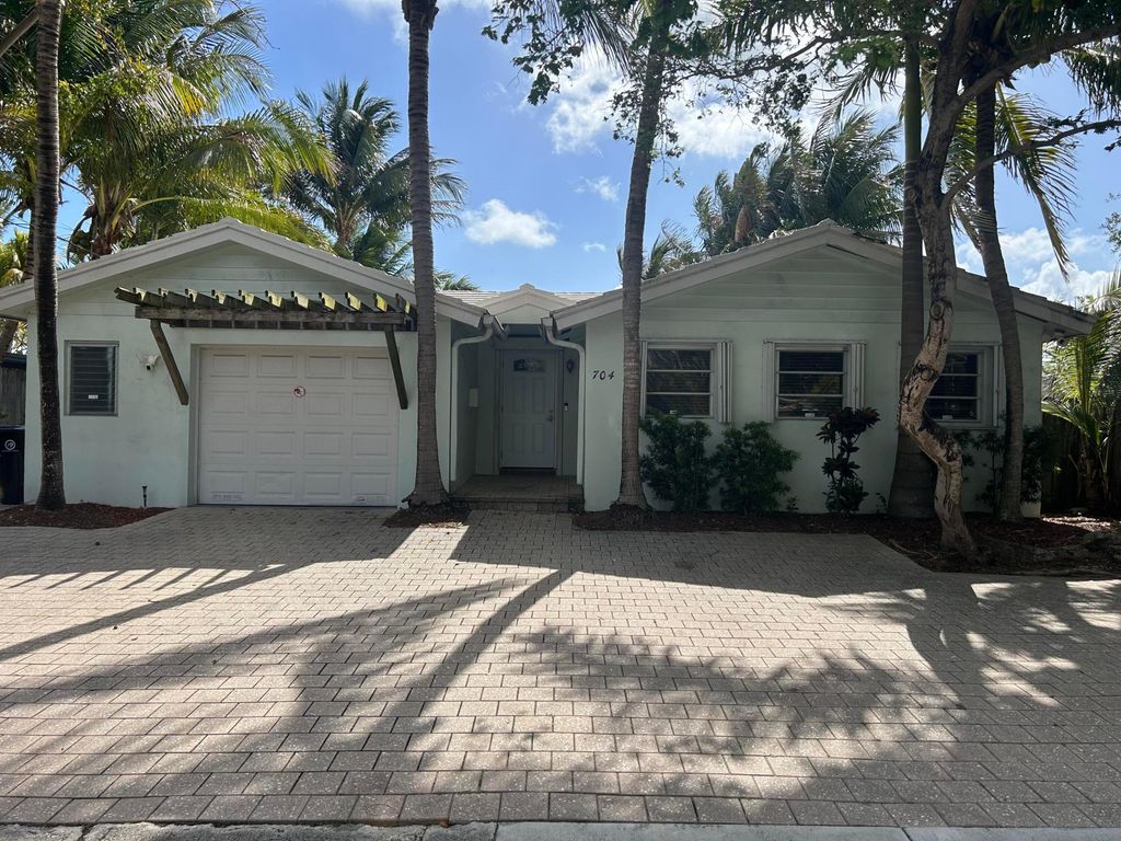 704 NE 20th Avenue, Fort Lauderdale, FL 33304