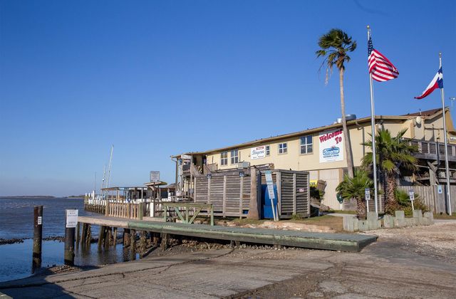 843 S Jack Road, Crystal Beach, TX 77650