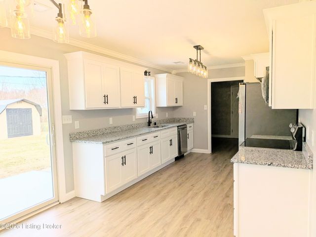 155 Meadowview Ln, Cecilia, KY 42724