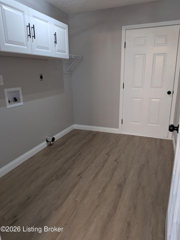 155 Meadowview Ln, Cecilia, KY 42724