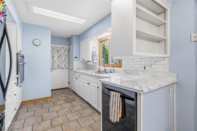 910 Marquardt Avenue NW, North Canton, OH 44720