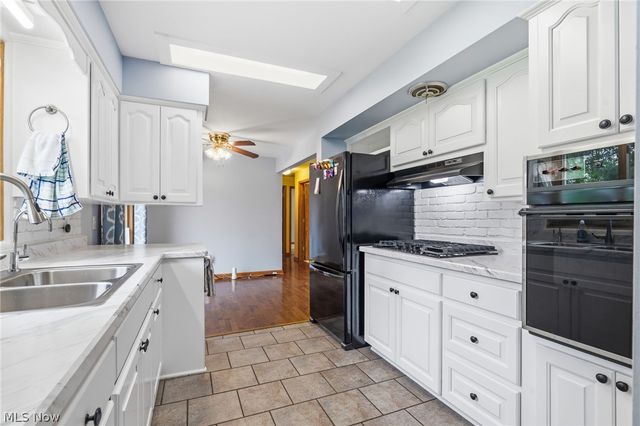 910 Marquardt Avenue NW, North Canton, OH 44720