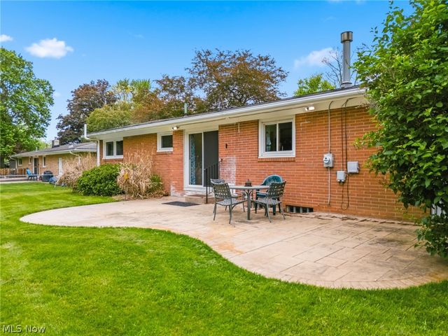 910 Marquardt Avenue NW, North Canton, OH 44720